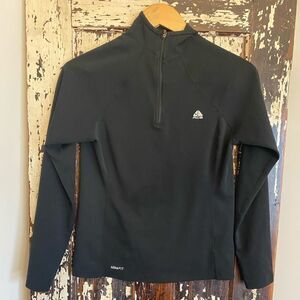 EUC Nike ACG Nike Fit Dry. Size XS.